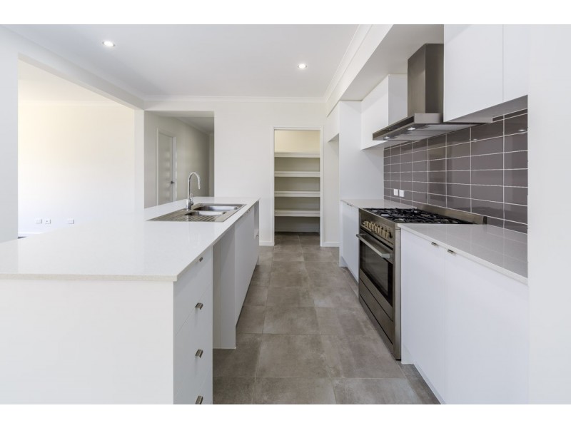 4 Rose Court, Nikenbah QLD 4655