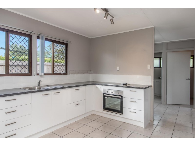 12 A Edward Street, Urangan QLD 4655