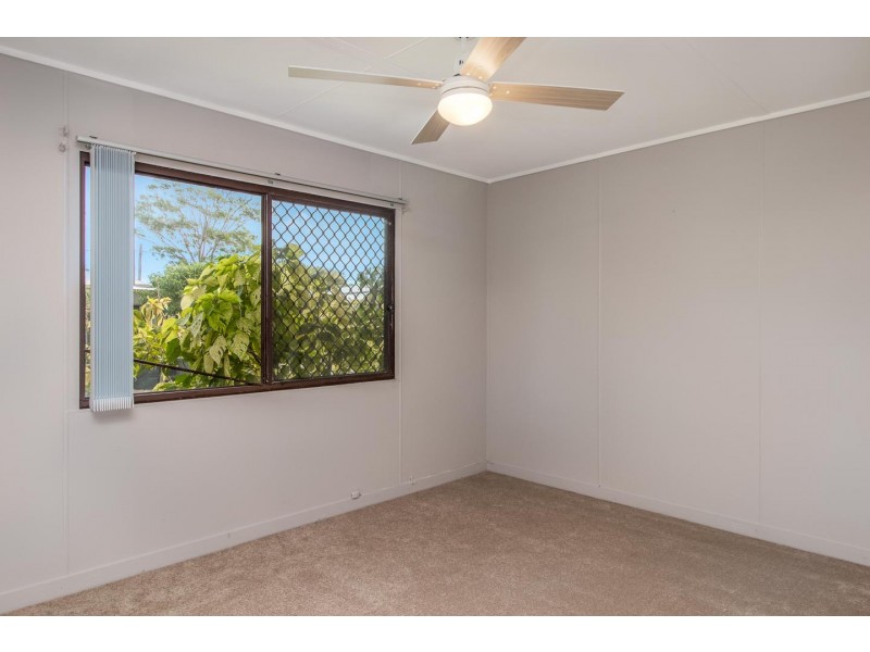 12 A Edward Street, Urangan QLD 4655