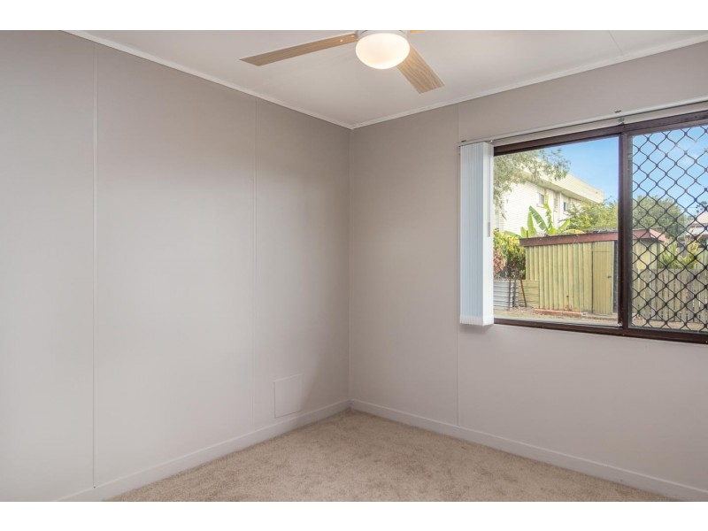 12 A Edward Street, Urangan QLD 4655