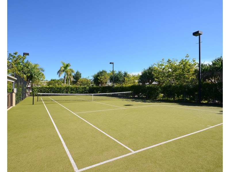 4/230 Pulgul Street, Urangan QLD 4655