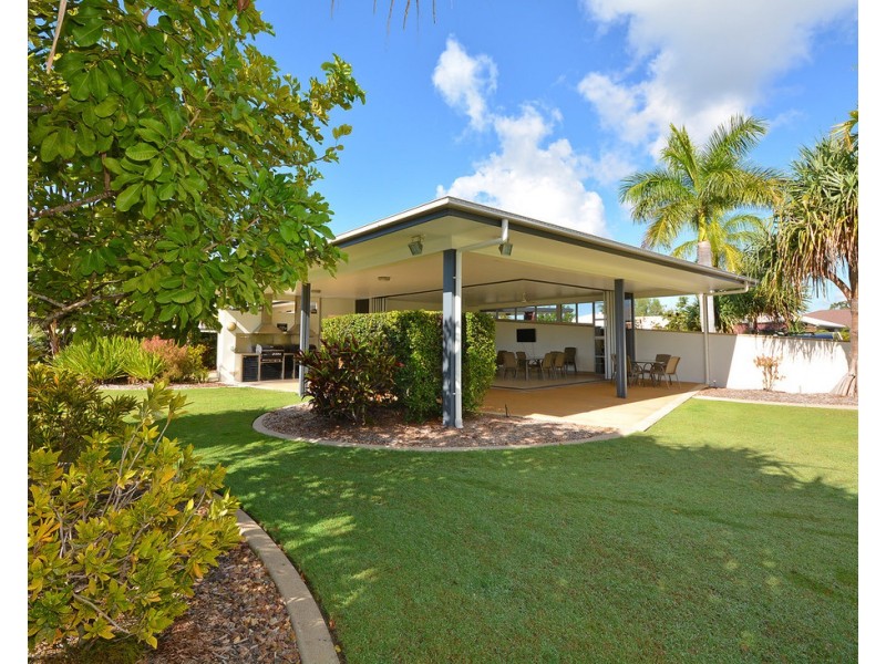 4/230 Pulgul Street, Urangan QLD 4655