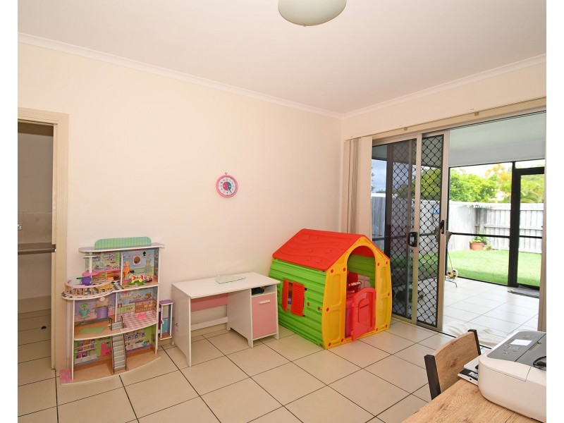 4/230 Pulgul Street, Urangan QLD 4655