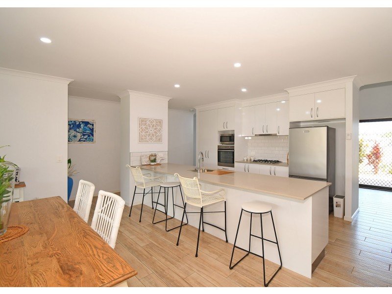 8 Chloe Court, Urangan QLD 4655