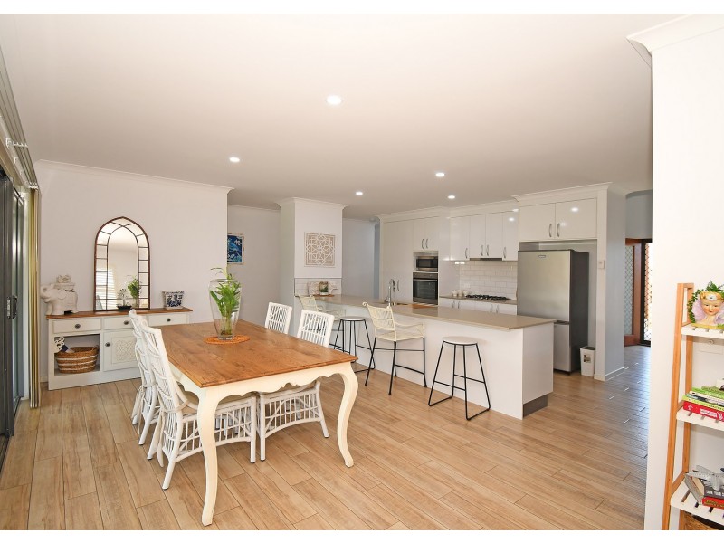 8 Chloe Court, Urangan QLD 4655