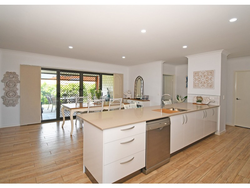 8 Chloe Court, Urangan QLD 4655