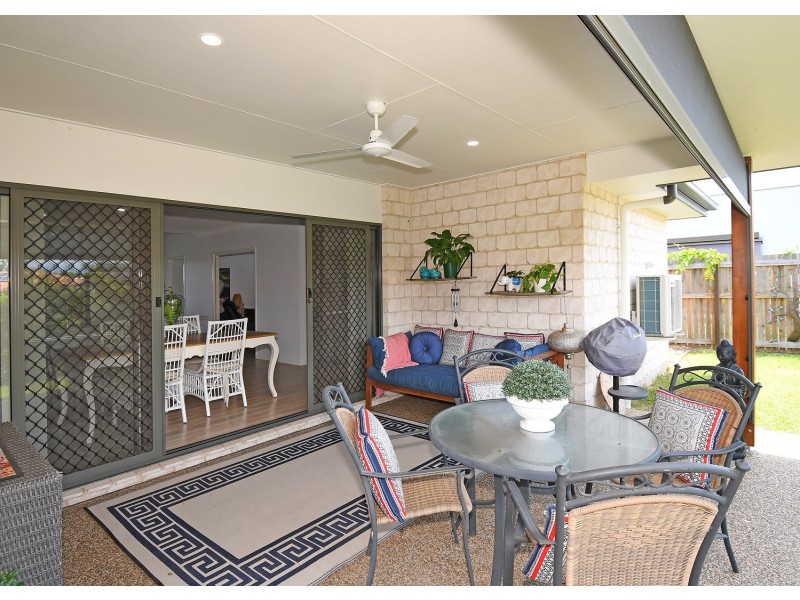 8 Chloe Court, Urangan QLD 4655