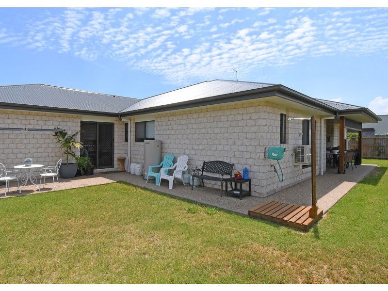 8 Chloe Court, Urangan QLD 4655