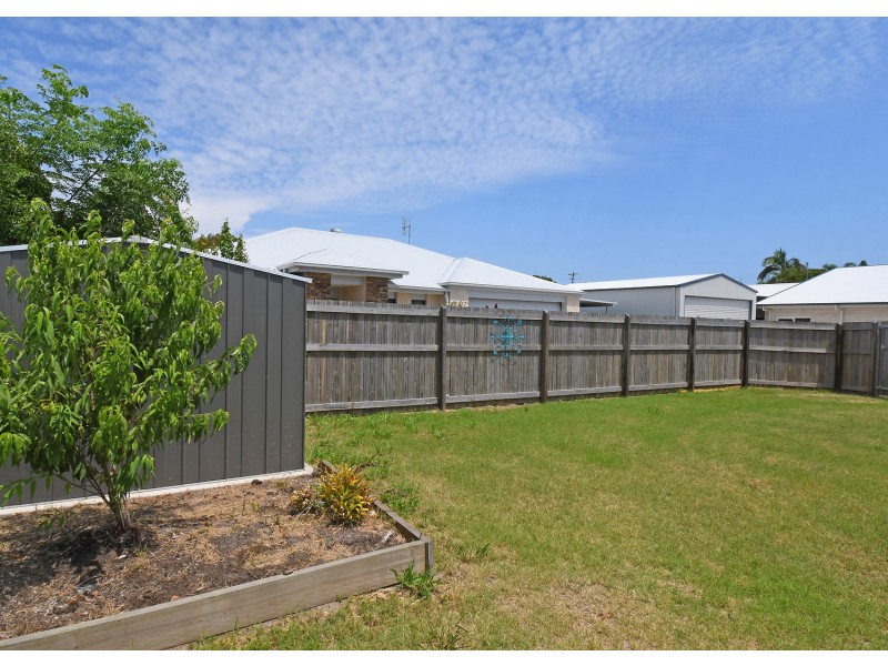 8 Chloe Court, Urangan QLD 4655