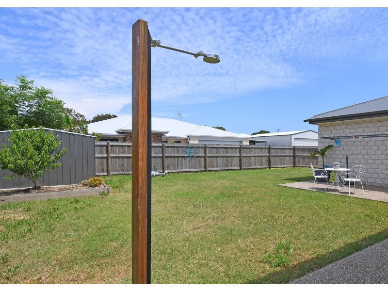 8 Chloe Court, Urangan QLD 4655