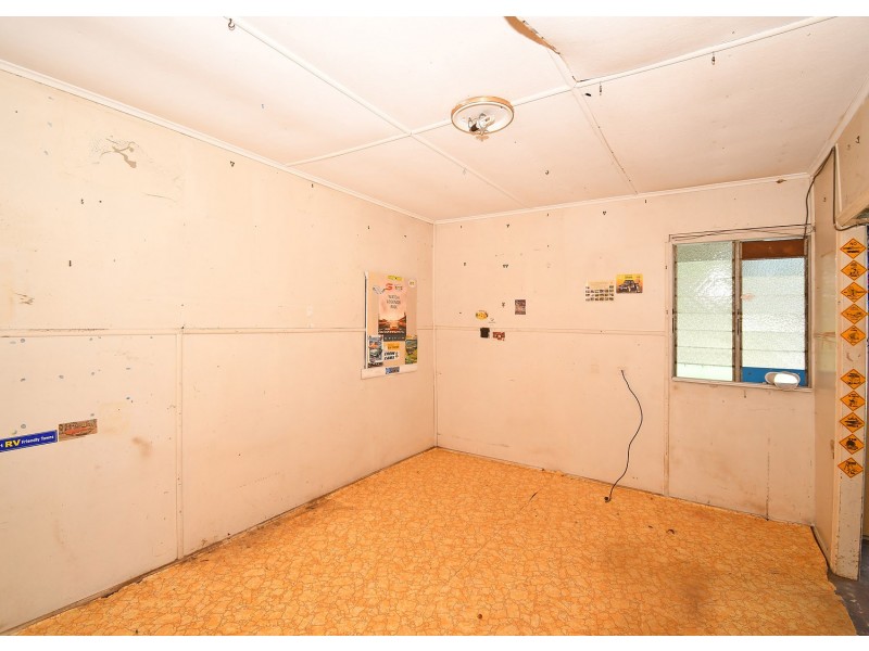 12 Robertson Street, Torbanlea QLD 4662
