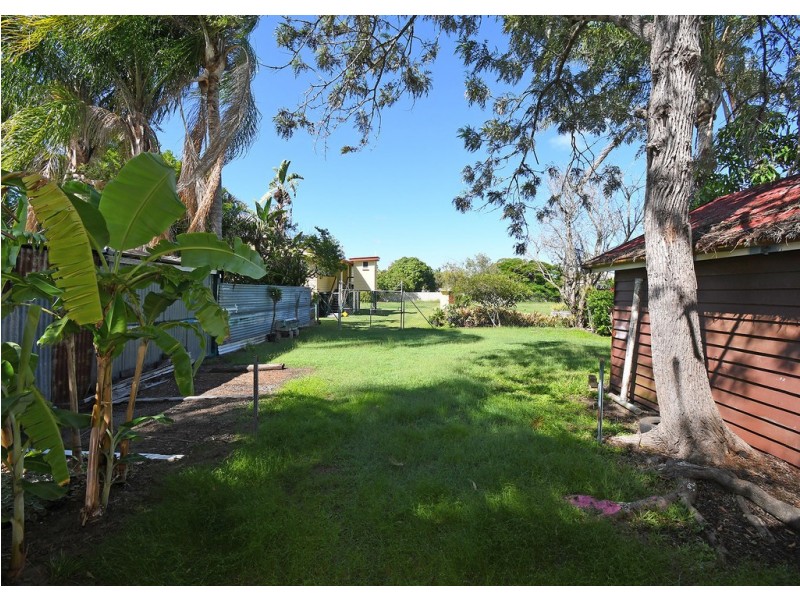 12 Robertson Street, Torbanlea QLD 4662