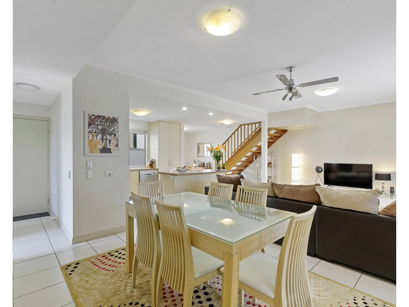 16/230 Pulgul Street, Urangan QLD 4655