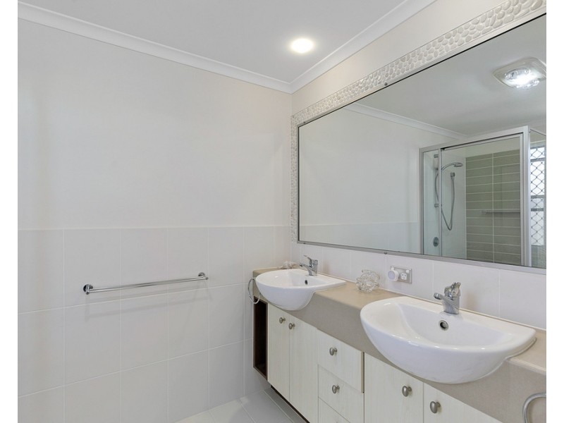 16/230 Pulgul Street, Urangan QLD 4655