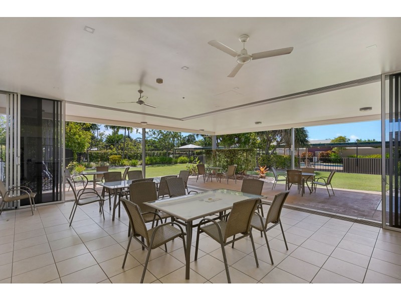 174/230 Pulgul Street, Urangan QLD 4655
