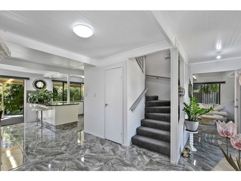 12 Flinders Street, Point Vernon QLD 4655