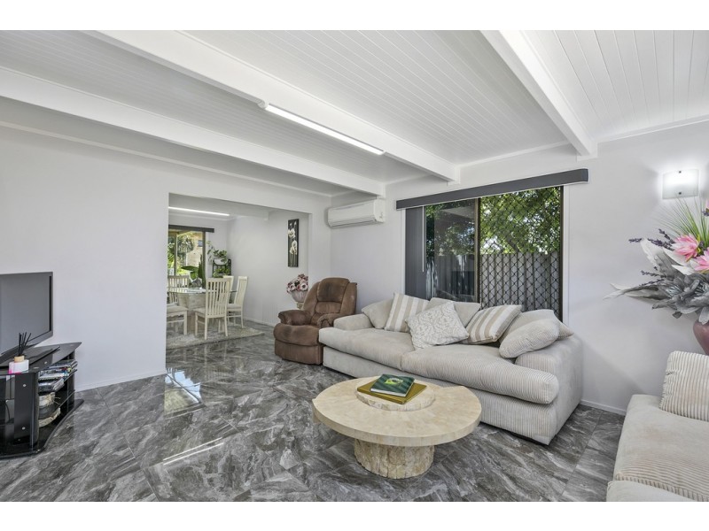 12 Flinders Street, Point Vernon QLD 4655