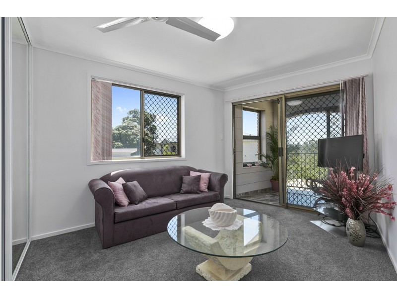 12 Flinders Street, Point Vernon QLD 4655