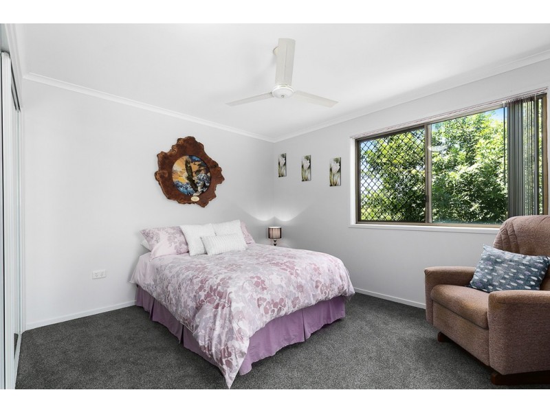 12 Flinders Street, Point Vernon QLD 4655