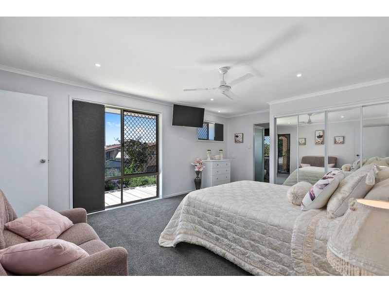 12 Flinders Street, Point Vernon QLD 4655