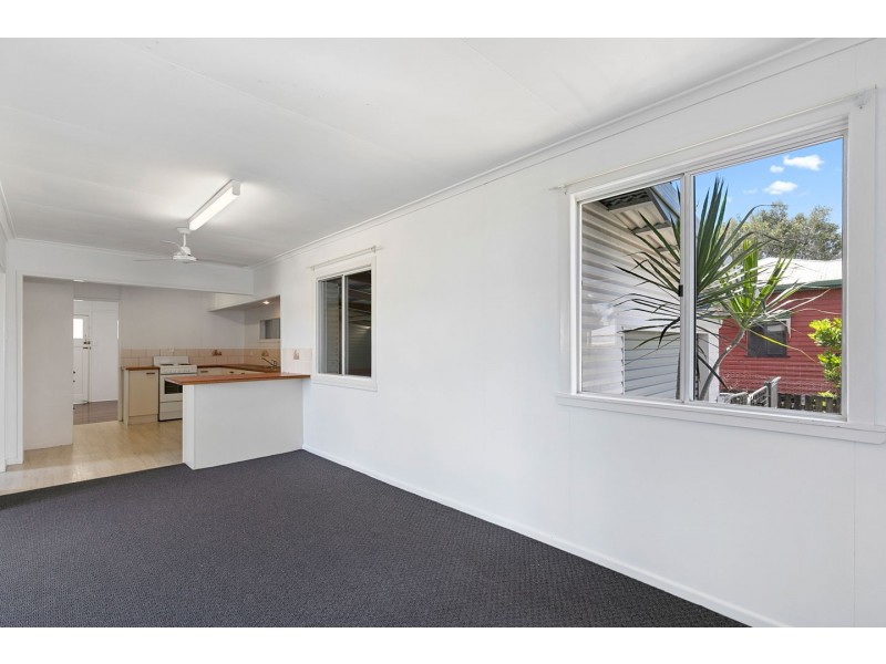 69 Beach Road, Pialba QLD 4655