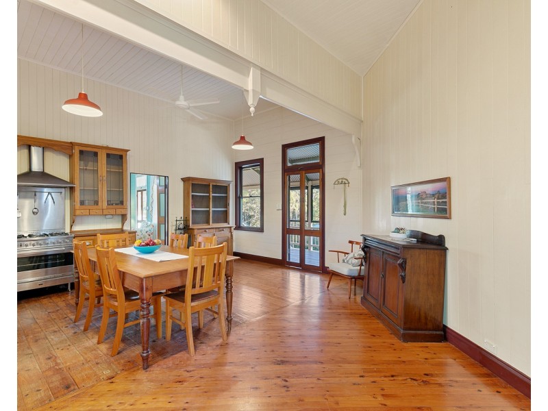 16 Spence Street, Point Vernon QLD 4655