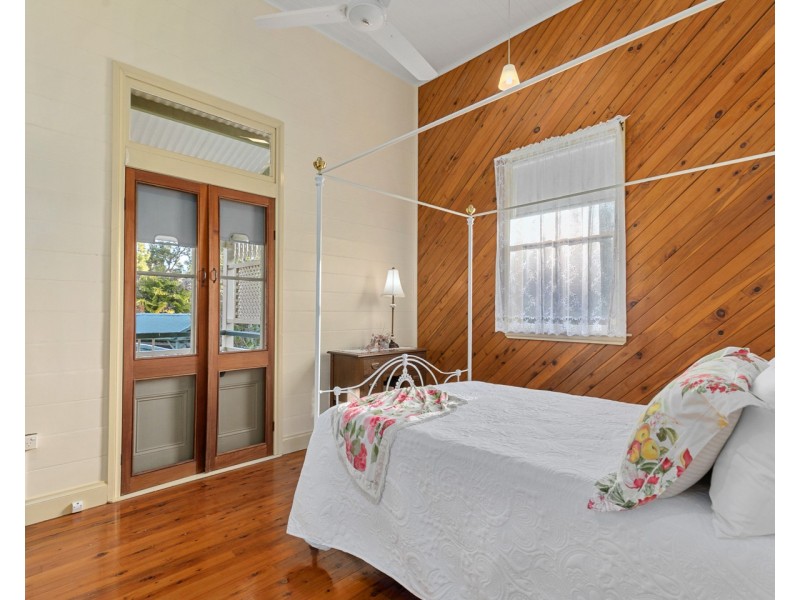 16 Spence Street, Point Vernon QLD 4655