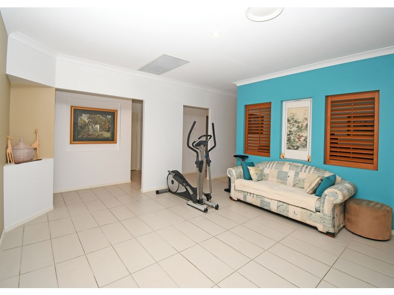 2 Parraweena Court, Point Vernon QLD 4655