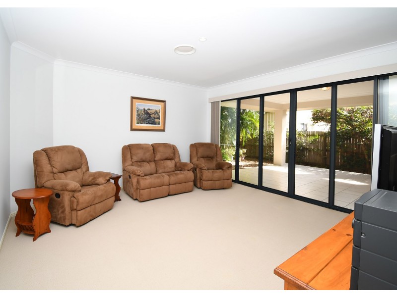 2 Parraweena Court, Point Vernon QLD 4655