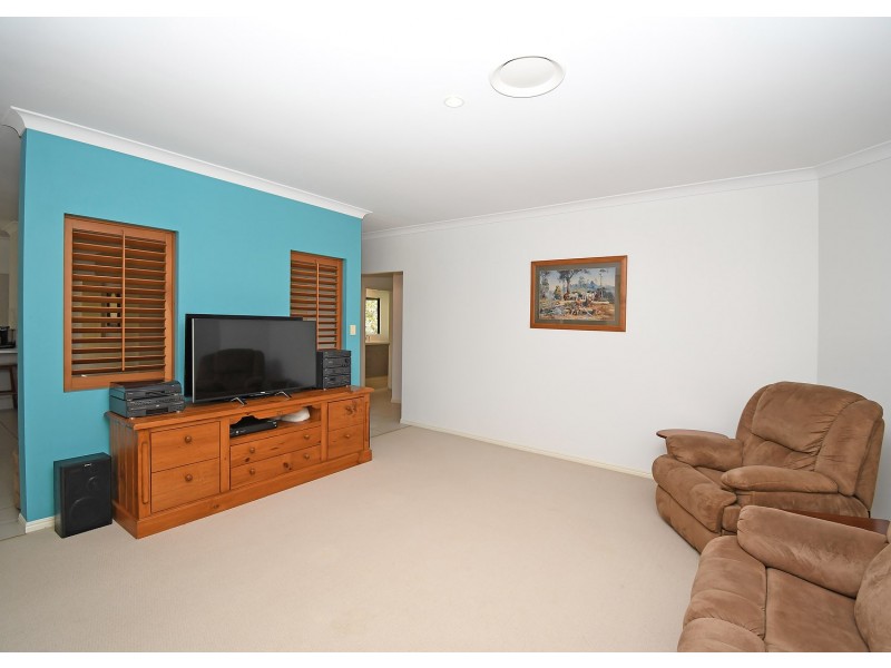 2 Parraweena Court, Point Vernon QLD 4655