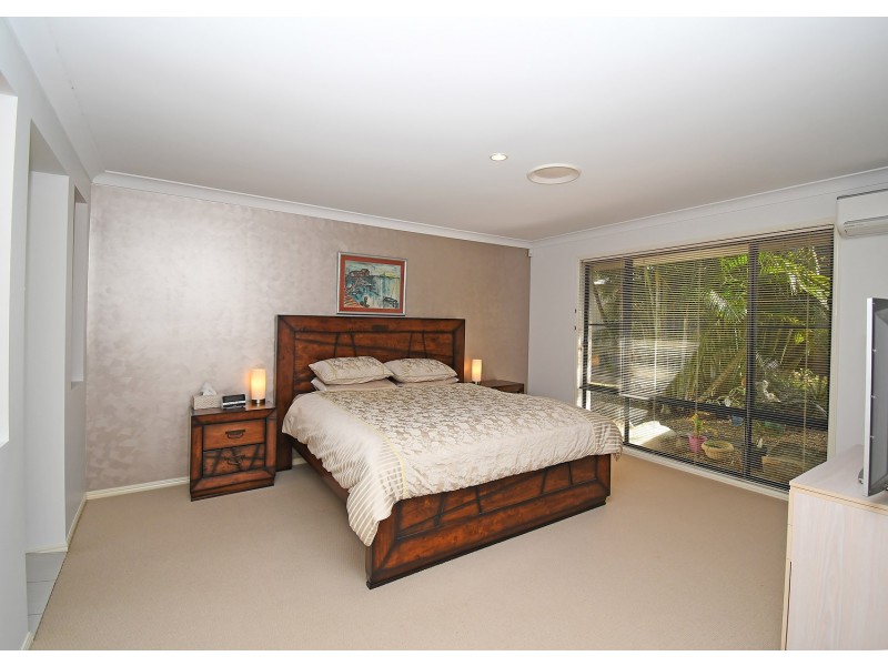 2 Parraweena Court, Point Vernon QLD 4655