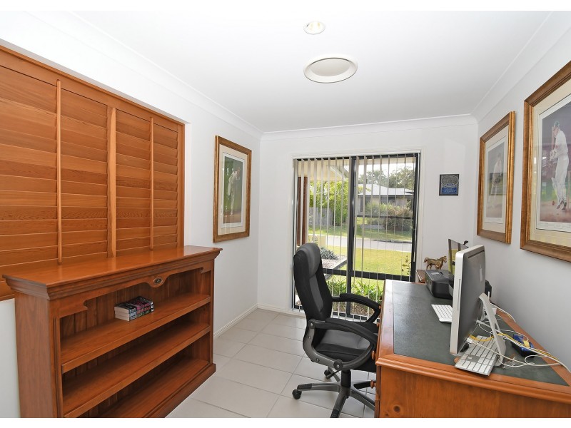 2 Parraweena Court, Point Vernon QLD 4655