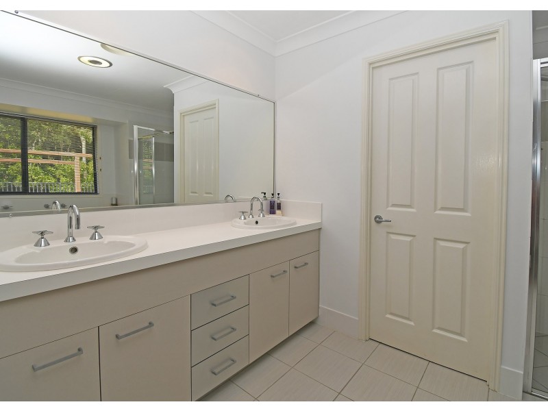 2 Parraweena Court, Point Vernon QLD 4655