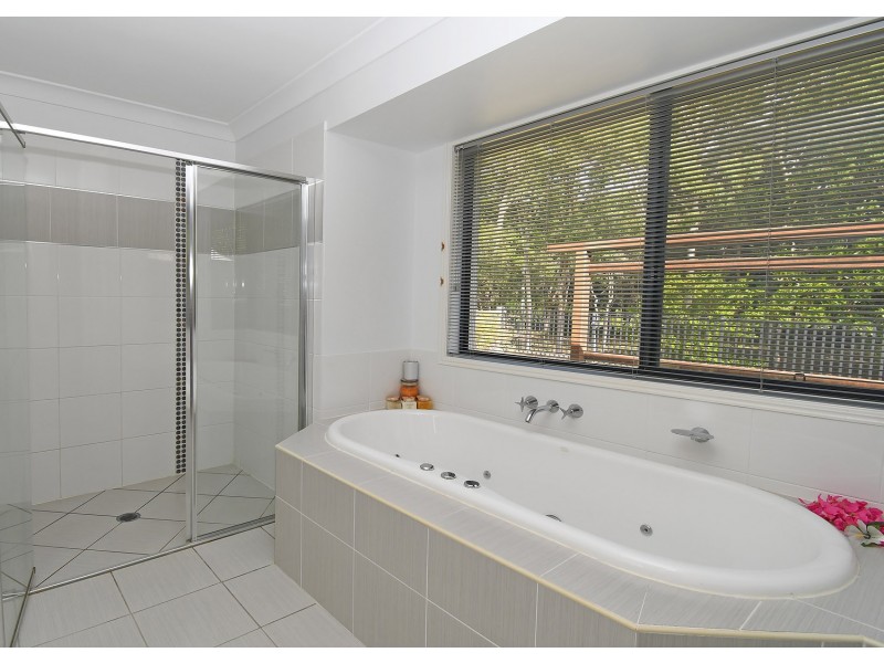 2 Parraweena Court, Point Vernon QLD 4655