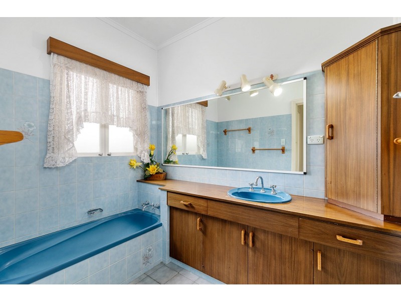 84 Miller Street, Urangan QLD 4655