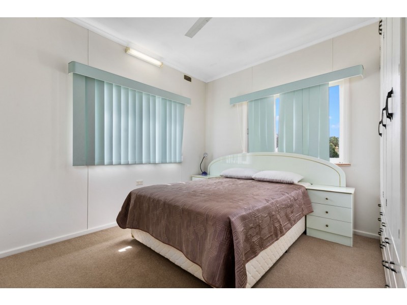 84 Miller Street, Urangan QLD 4655