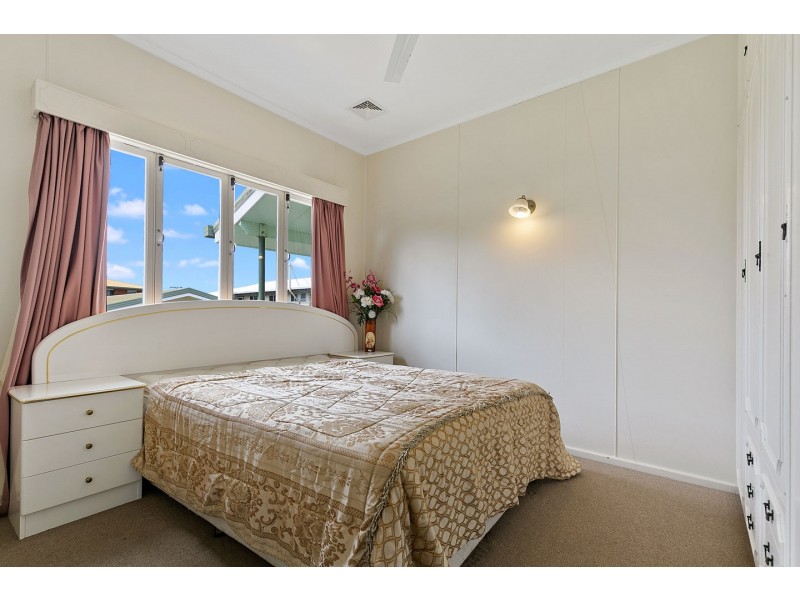 84 Miller Street, Urangan QLD 4655