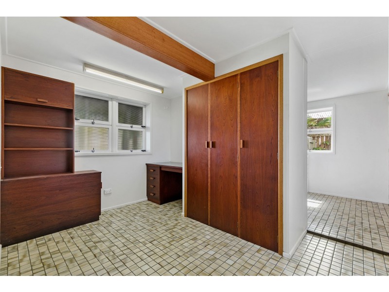 84 Miller Street, Urangan QLD 4655