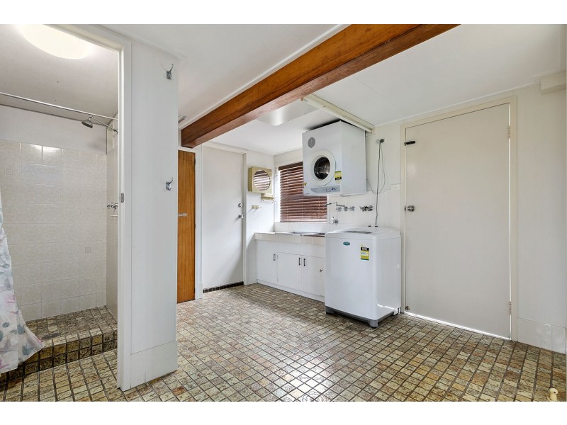 84 Miller Street, Urangan QLD 4655