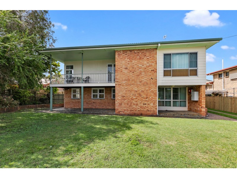 84 Miller Street, Urangan QLD 4655