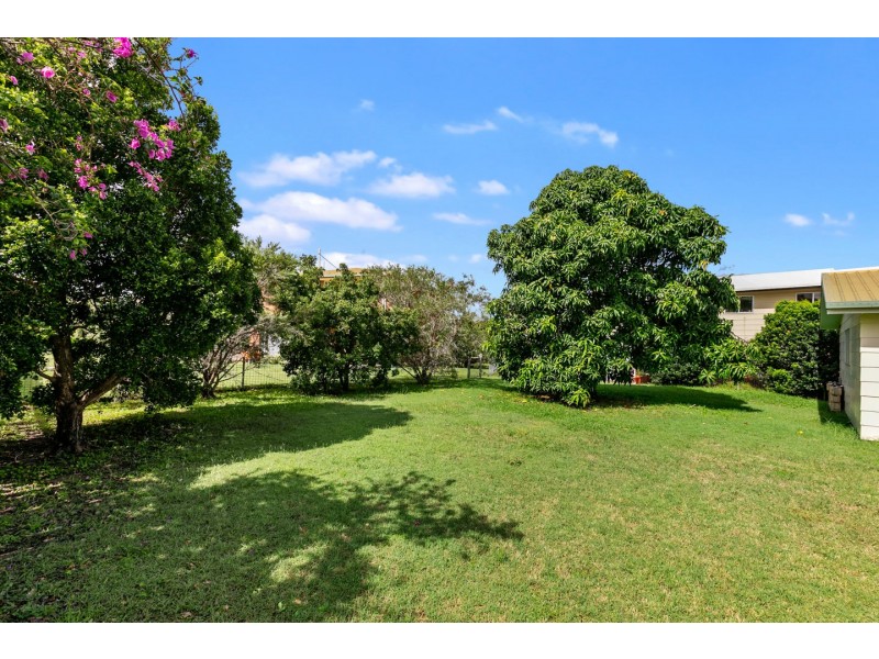 84 Miller Street, Urangan QLD 4655