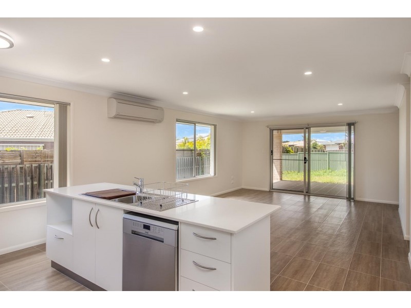 52 Augustus Boulevard, Urraween QLD 4655