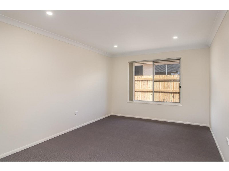 52 Augustus Boulevard, Urraween QLD 4655