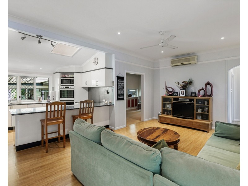 79 Chapel Road, Nikenbah QLD 4655