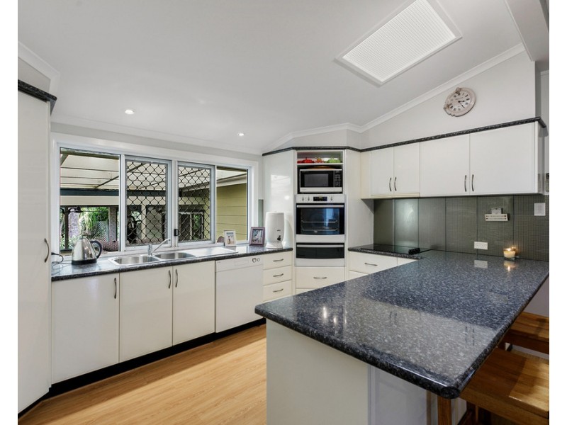 79 Chapel Road, Nikenbah QLD 4655