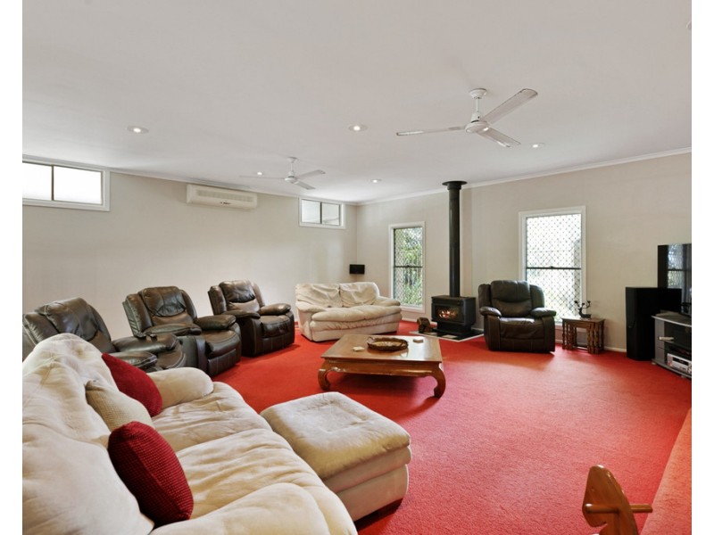 79 Chapel Road, Nikenbah QLD 4655