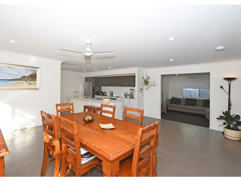 8B Jimilee Street, Dundowran Beach QLD 4655