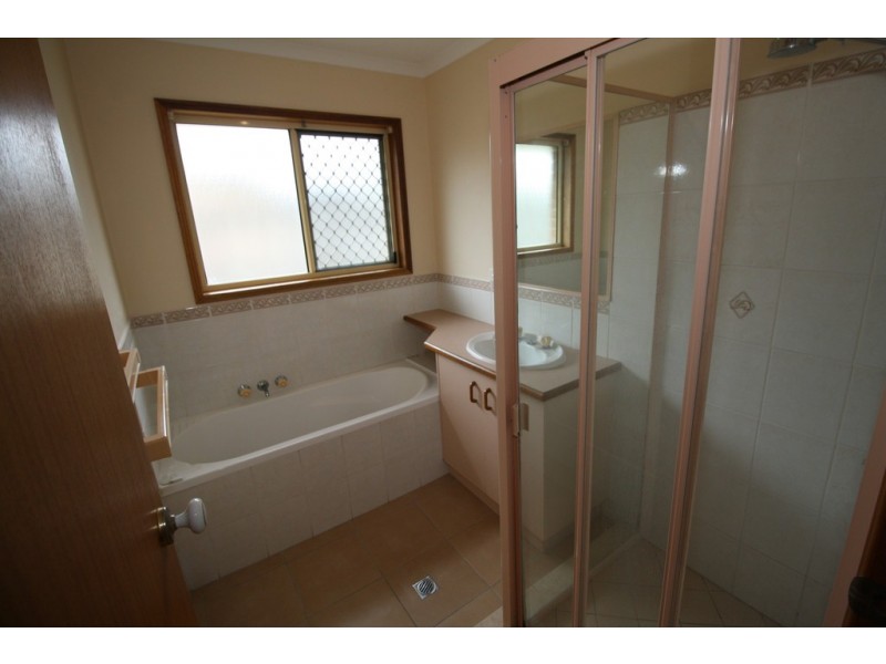 42 Thornbill Drive, Eli Waters QLD 4655