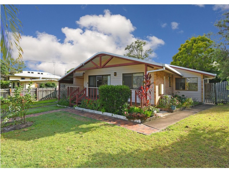 9 Top Street, Torquay QLD 4655