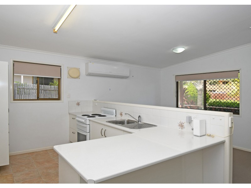 9 Top Street, Torquay QLD 4655